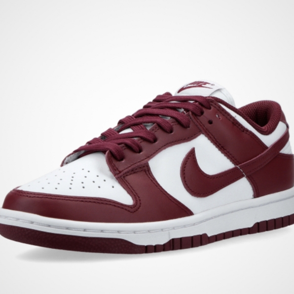 Nike dunks - Picture 1 of 5